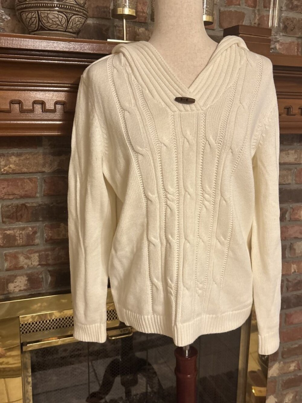 christopher and banks sweater White 100% Cotton V-neck With Button Size Large